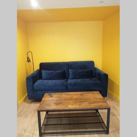 Charmant Appartement Avec Terrasse Pont-de-lʼIsère Exteriör bild