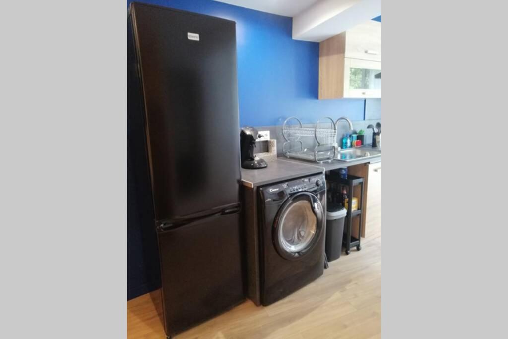 Charmant Appartement Avec Terrasse Pont-de-lʼIsère Exteriör bild