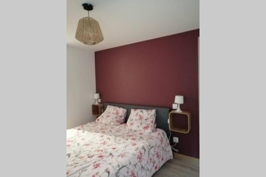 Charmant Appartement Avec Terrasse Pont-de-lʼIsère Exteriör bild